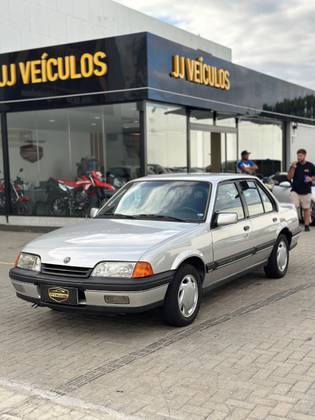 CHEVROLET MONZA 2.0 EFI CLASSIC SE 8V GASOLINA 2P MANUAL CHEVROLET MONZA 2.0 EFI CLASSIC SE 8V GASOLINA 2P MANUAL